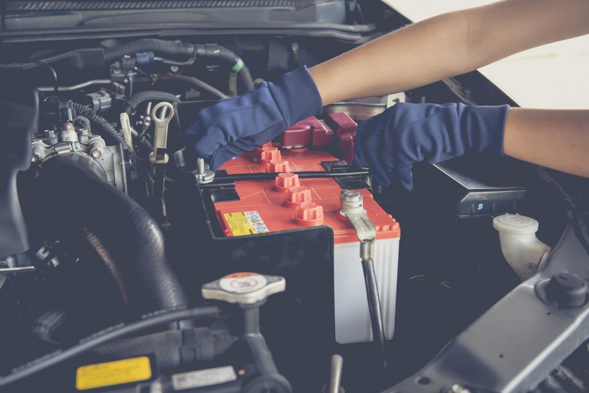 Aki Kering (Maintenance-Free Battery): Kemudahan dan Keandalan dalam Kendaraan Anda